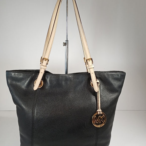 Michael kors jet set large black leather handbag